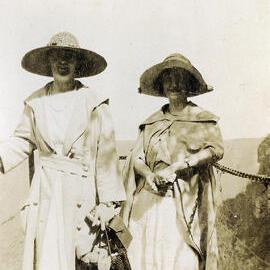 Ethel Clancy with her sister Nell Buckland (left) in the Blue Mountains