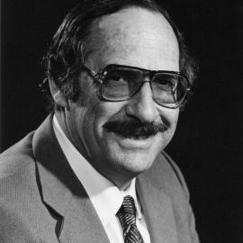 Associate Professor Graham De Vahl Davis