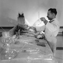 Making Glass Tubes (Chemistry)