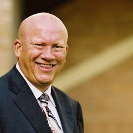 Faculty of Commerce & Economics Staff -  Peter Swan