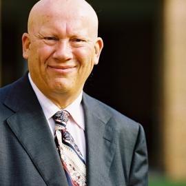 Faculty of Commerce & Economics Staff -  Peter Swan