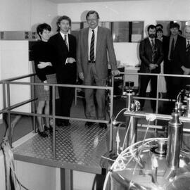 School of Biochemistry & Molecular Genetics - NMR Machine