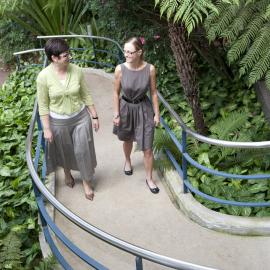Regina Osten, Kristy Muir