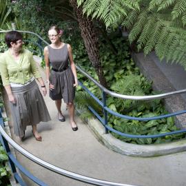 Regina Osten, Kristy Muir