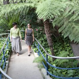 Regina Osten, Kristy Muir