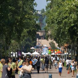 O-Week. Walkway/Entrance From Anzac Pde. 