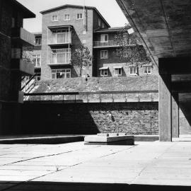Basser College entrance seen from a courtyard of Goldstein Hall.